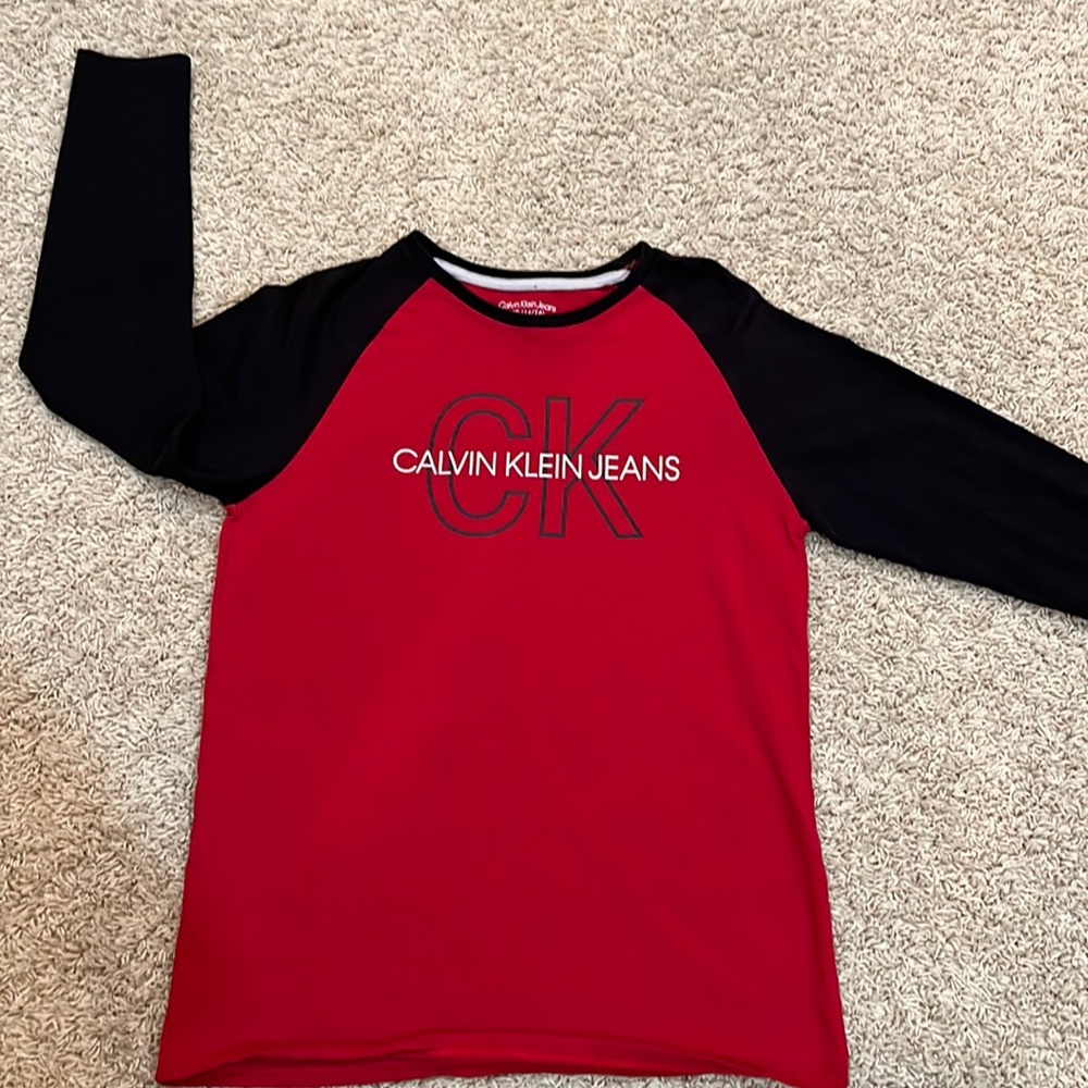 Boys Calvin Klein Jeans long sleeve t-shirt.  Size L (14-16)
